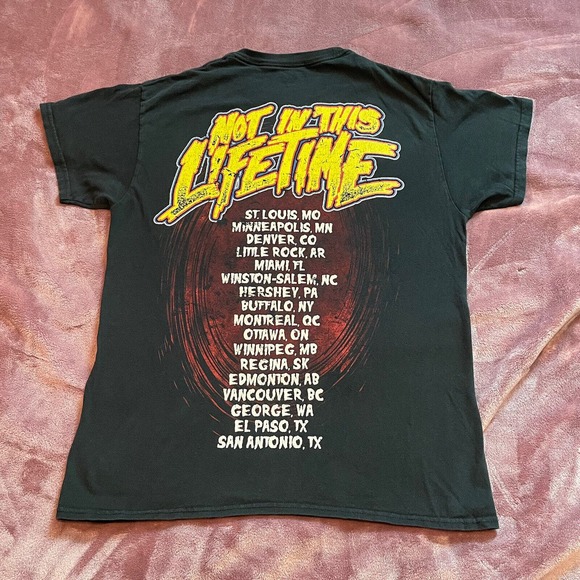 Guns N’ Roses 2017 Original Tour Shirt Size Medium NOT IN THIS‎ LIFETIME Skull - Picture 8 of 8
